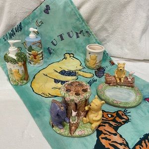 Classic Winnie the Pooh Bathroom Ensemble
